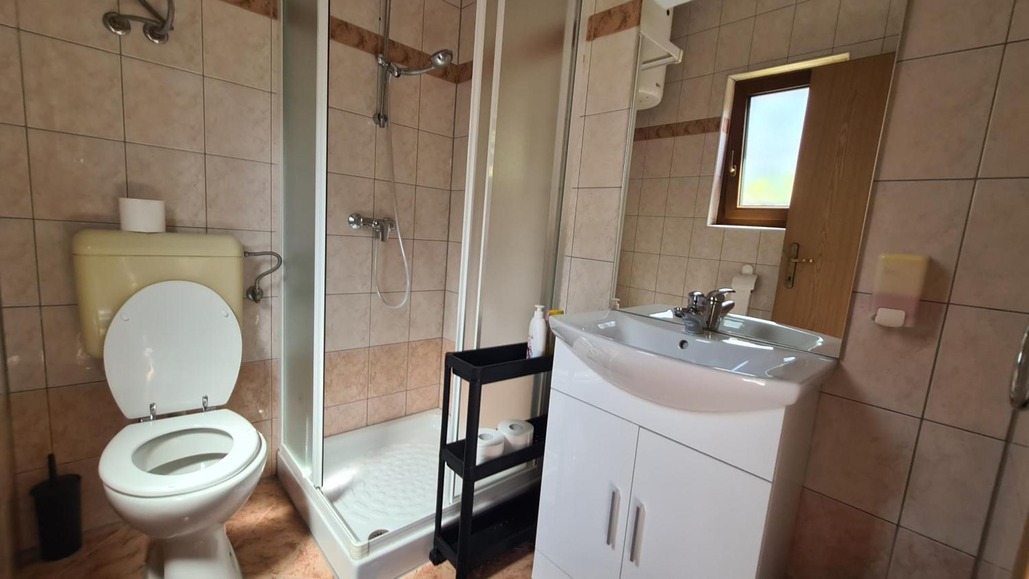 Brne Rooms Postojna Buitenkant foto