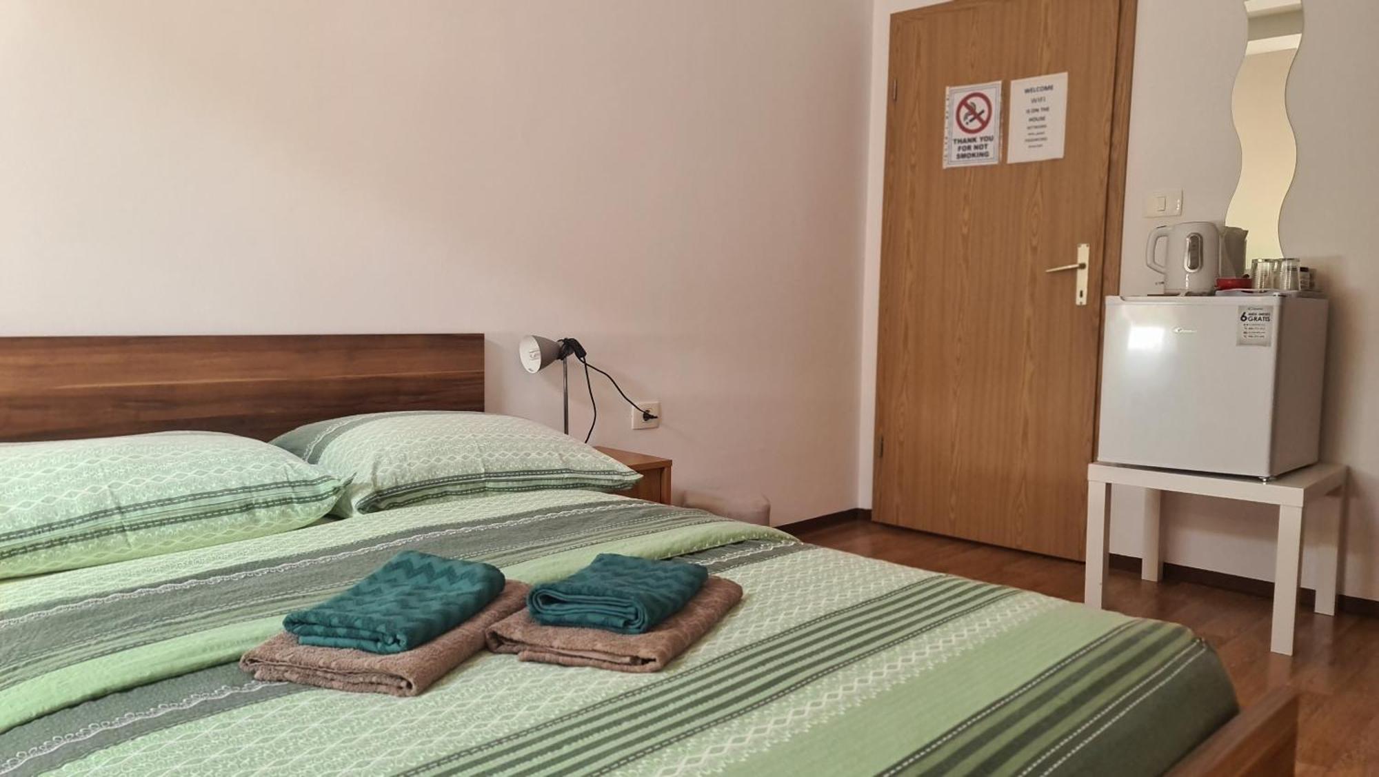Brne Rooms Postojna Buitenkant foto
