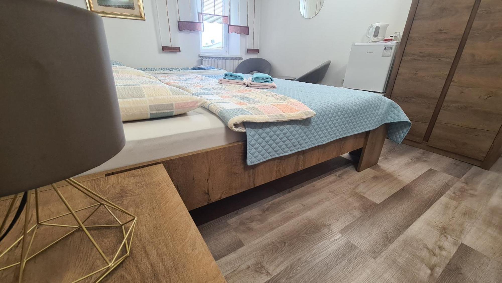 Brne Rooms Postojna Buitenkant foto